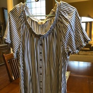 Women’s short sleeve blouse